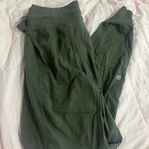 LULULEMON dance studio joggers / sweatpants size 4